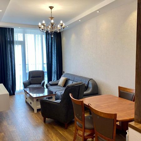 Dar Tower'S Cozy Apartment บาทูมิ ภายนอก รูปภาพ